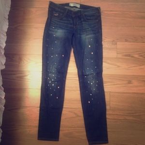 Hollister Jeans. 5 regular , 27 W 31 L